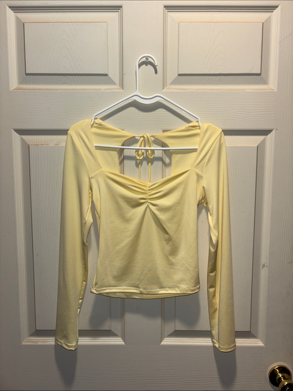 Elegant Light Yellow Long-Sleeve Ruched Front Tie-Back Top